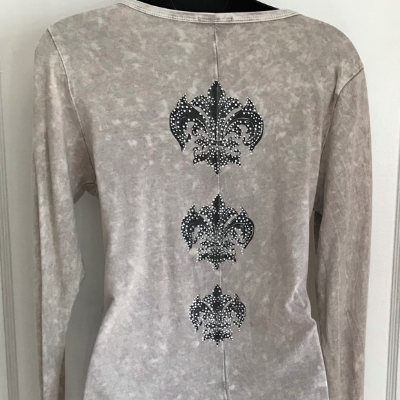 T PARTY Grey Long Sleeved Shirt w/Fleur d'Lis & RS - Picture 5 of 7
